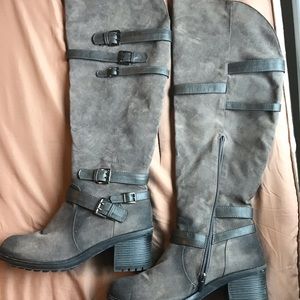 Maurices Knee High Gray Suede Buckle Boots size 11